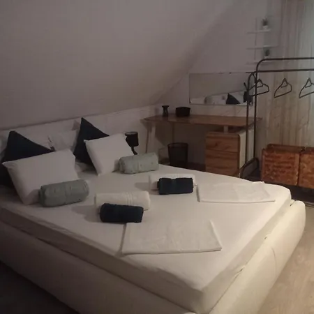 Shining شقة Felsőörs