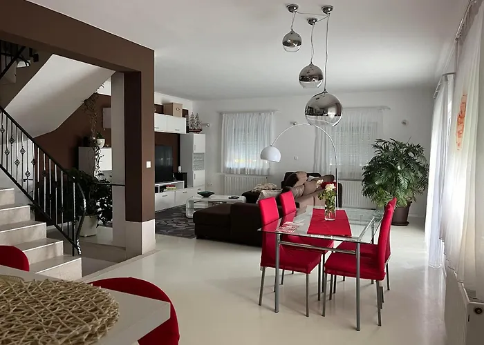 Shining Apartment Felsoors