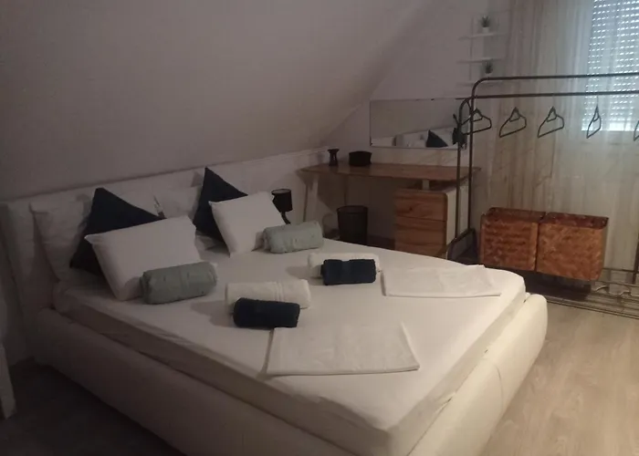 Shining شقة Felsőörs